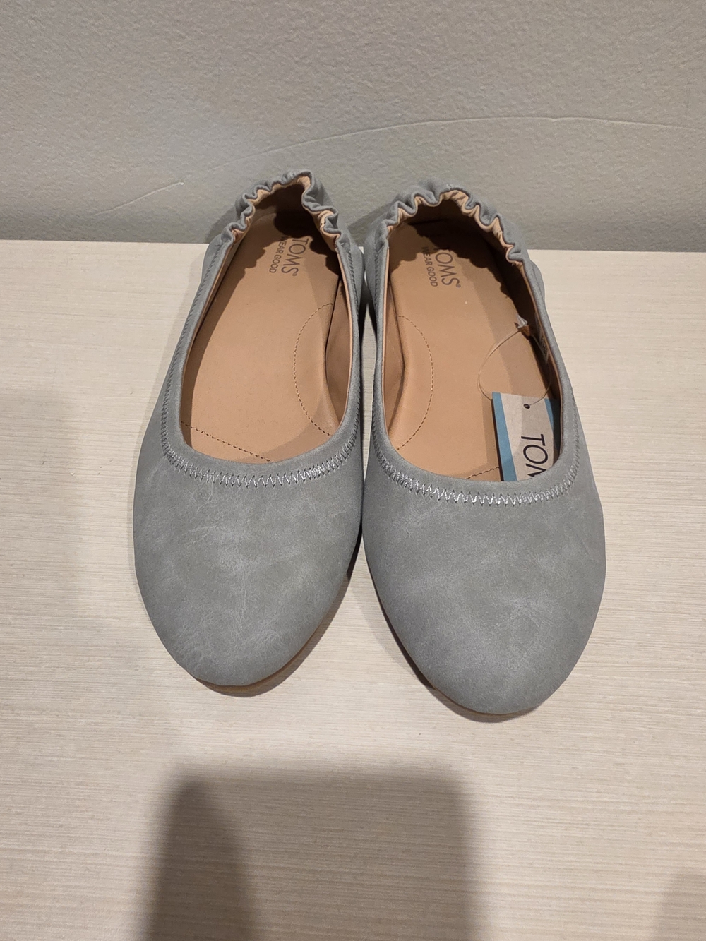 NWT TOMS Judith Ballet Flats Grey Faux Suede Scrunch Slip On Comfort Shoes 9.5